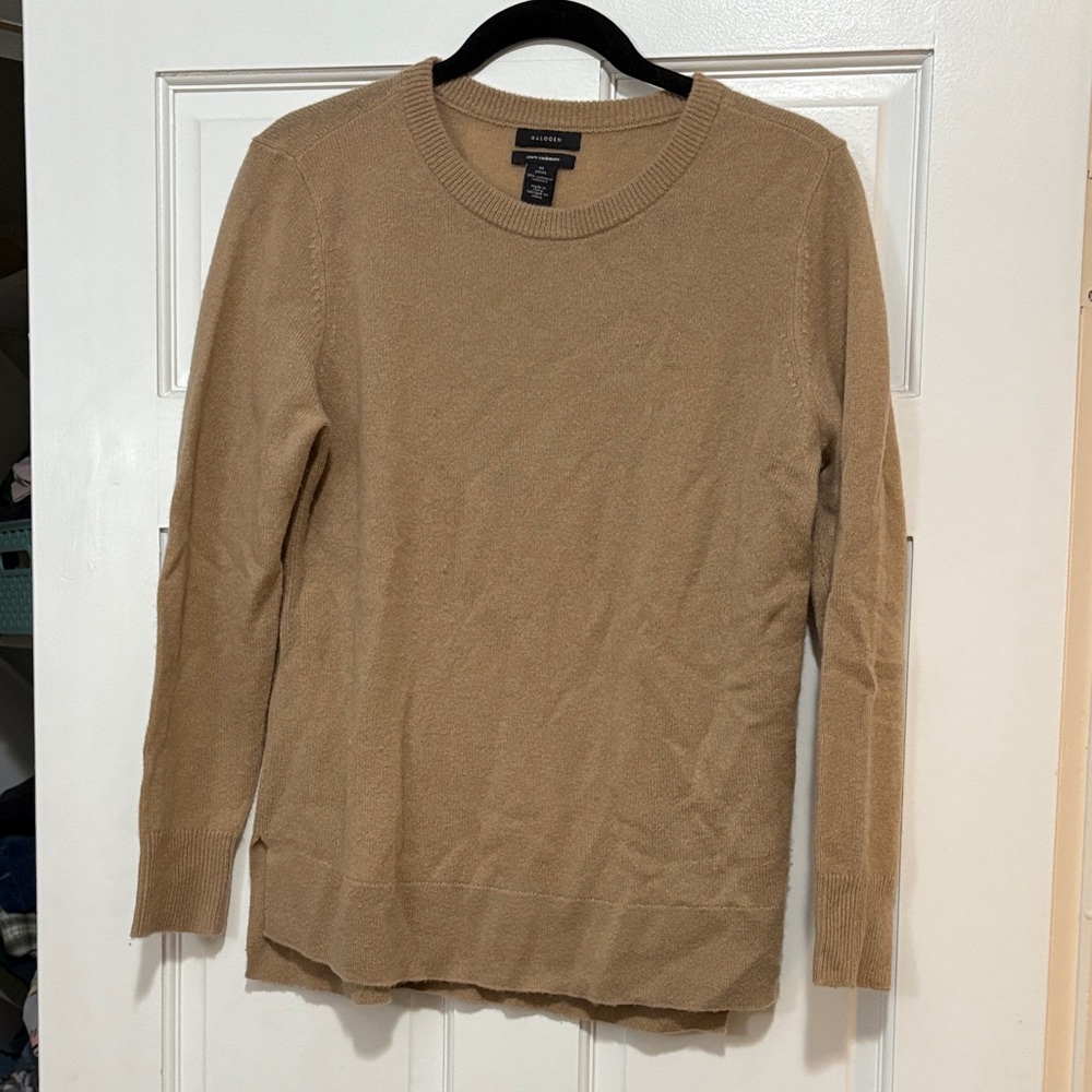 Halogen Women’s Tan Crew Neck Sweater – Petite Medium – 100% Cashmere